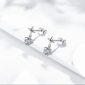 Shiny Moussanite Stud Earrings 4 Prongs 925 Silver